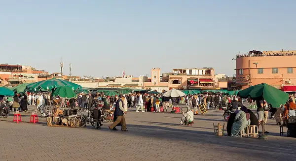 Jemaa el-Fna nel tardo pomeriggio